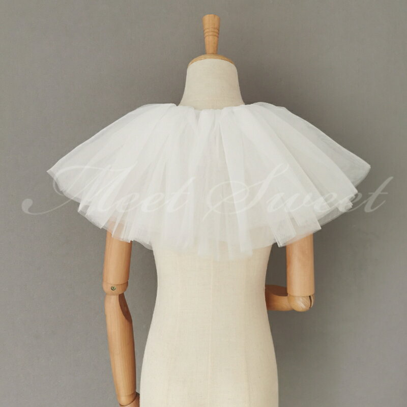 ドレスアレンジ ウェディングケープ チュール フリル ウエディングケープ 肩掛け ミニ丈 ボリューム ウェディングドレスアレンジ ウエディングドレスアレンジ アレンジ小物 花嫁 結婚式 ブライダル 二次会 披露宴 お色直し 前撮り 後撮り パーティー ステージ オフホワイト