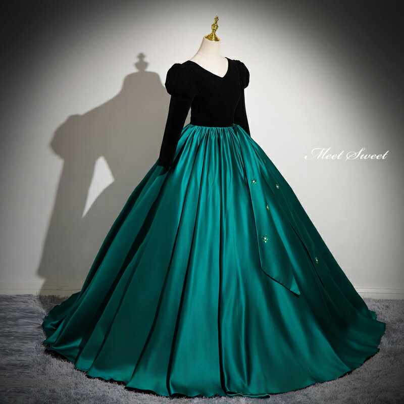 カラードレス プリンセスライン 長袖 グリーン 切替 ベルベット ロングドレス ウェディングドレス 結婚式 二次会 花嫁 前撮り 演奏会 発表会 ステージ衣装 ウエディングドレス パーティードレス ブライダル 大人 舞台 演出 イブニングドレス コンサート コンクール