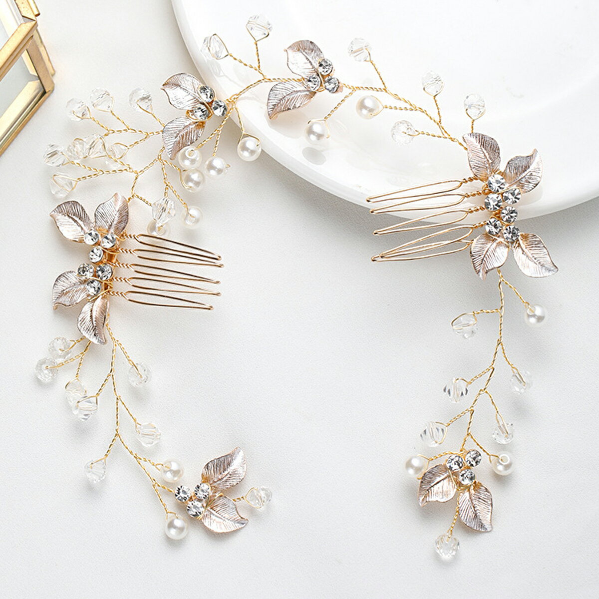 【P5倍★BLACK FRIDAY限定】ヘッドドレス ヘアバンド バックカチューシャ 花冠 髪飾り ヘアアクセサリー コーム 二次会 発表会 成人式 結婚式 花嫁 卒業式 パーティー ウェディング ブライダル ウエディング ヘアアレンジ ウエディングヘッドドレス ヘッドアクセサリー