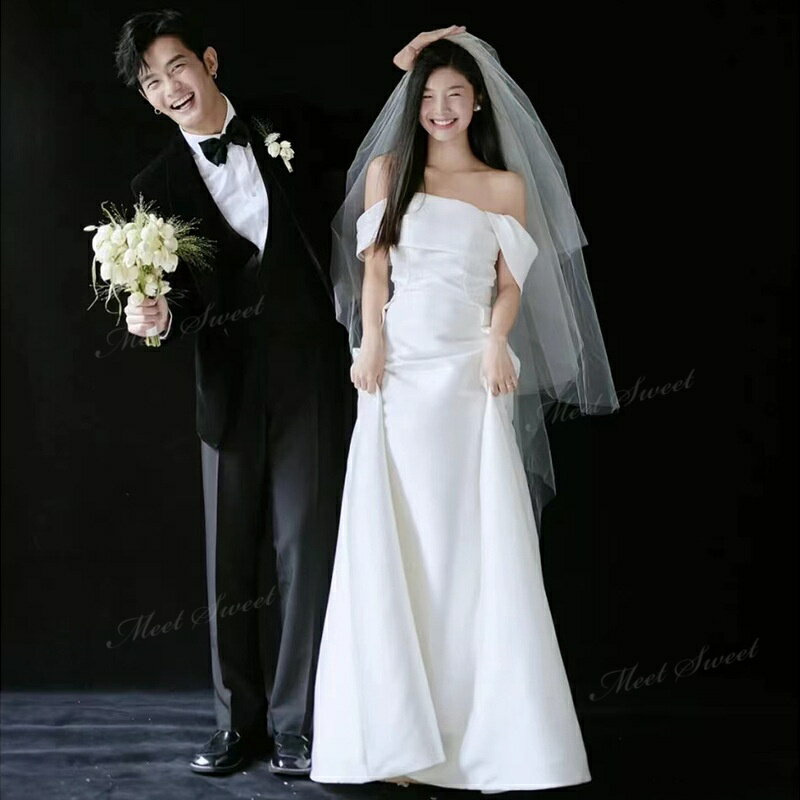 ウェディングドレス オフショルダー アシンメトリー オフホワイト 上品 Aライン ロング ドレス 二次会 結婚式 披露宴 前撮り 後撮り 発表会 花嫁 ウエディングドレス 花嫁ドレス 二次会ドレス 大きいサイズ 小さいサイズ 海外挙式 ブライダル フォトウェディング