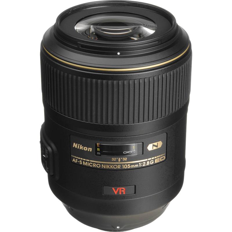 Nikon 単焦点マイクロレンズ AF-S VR Micro Nikkor 105mm f/2.8 G IF-ED フルサイズ対応2160■ ご購入前に必ずご確認ください ■1. 在庫管理とご注文の確定当店は複数のオンラインモールで在庫を共有しております。在庫の変動： 更新のタイムラグにより、ご注文後に「完売」が判明する場合がございます。欠品時の対応： 万が一商品が確保できない場合は、速やかにメールでご連絡の上、ご注文をキャンセル（全額返金）させていただきます。2. 中古商品のコンディション（動作確認済み）一点ごとに状態が異なるため、お届けする現品が掲載画像と細部まで一致しない場合がございます。状態の目安： 動作に支障のない範囲での微細なキズ・汚れ・日焼け・使用感は、中古品の特性としてあらかじめご了承ください。検品方針： 外観の美しさよりも「正常な動作」を最優先に検品・清掃を行っております。3. 付属品の同梱内容「本体の動作」を優先したセット内容となっております。【同梱あり】 本体の起動・動作に不可欠な基本パーツ（電源コード等）【同梱なし】 外箱・取扱説明書・セットアップ用CD・初回限定特典【保証対象外】 封入されているダウンロードコード・シリアル番号※商品名に「特典付」等の記載がある場合でも、中古品のため欠品している場合がございます。正確な内容を確認したい場合は、必ずご購入前にお問い合わせください。4. 初期不良のサポート（到着から3日間）商品がお手元に届きましたら、なるべく早めに動作をご確認ください。連絡方法： 商品到着から3日以内に、購入履歴の「ショップへ問い合わせ」より不具合の内容をご連絡ください。対応： 在庫がある場合は「良品交換」、在庫がない一点物の場合は「返品・全額返金」にて対応させていただきます