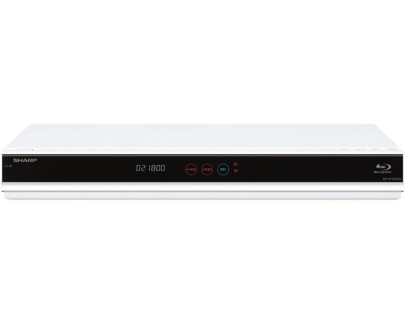 シャープ 1TB 2チューナー ブルーレイレコーダー ホワイト AQUOS BD-W1800Wハードディスク容量:1TB2チューナー1.業界初「スマートフォンQRコード表示」●テレビ番組に関するWebサイトのURLをQRコードに自動変換2.新作連続ドラマをもう録り逃さない、見逃さない「ドラ丸」●新作連続ドラマを自動でリストアップし、4週分を自動録画3.録画した番組を見やすく整理「まと丸」●同タイトルの番組がフォルダにまとめて表示、見たい番組が探しやすい4.「番組内容まるわかり」●録画番組の内容が子画面一覧でパッとわかる5.外出先でも録画番組をスマホで視聴できる6.番組を見ながら予約や編集もできる「2画面見ながら操作」7.困った時に画面で確認できる「取扱説明ガイド」本体:幅430×奥行236×高さ58(mm) 質量約3.1kg