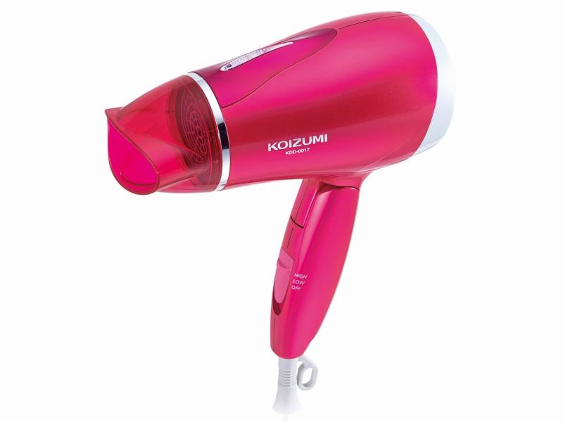 コイズミ ヘアドライヤー マイナスイオン 海外対応 ビビッドピンク KDD-0017/VPサイズ:高さ19.6×幅18.1×奥行8cm電源:AC100-120V/200-240V(海外でも使用可能)消費電力:100/200V:850W、120/240V:1200W期間:1年海外対応:メインスイッチ:HIGH-LOW-OFF生産国:中国本体重量(kg):0.41■ ご購入前に必ずご確認ください ■1. 在庫管理とご注文の確定当店は複数のオンラインモールで在庫を共有しております。在庫の変動： 更新のタイムラグにより、ご注文後に「完売」が判明する場合がございます。欠品時の対応： 万が一商品が確保できない場合は、速やかにメールでご連絡の上、ご注文をキャンセル（全額返金）させていただきます。2. 中古商品のコンディション（動作確認済み）一点ごとに状態が異なるため、お届けする現品が掲載画像と細部まで一致しない場合がございます。状態の目安： 動作に支障のない範囲での微細なキズ・汚れ・日焼け・使用感は、中古品の特性としてあらかじめご了承ください。検品方針： 外観の美しさよりも「正常な動作」を最優先に検品・清掃を行っております。3. 付属品の同梱内容「本体の動作」を優先したセット内容となっております。【同梱あり】 本体の起動・動作に不可欠な基本パーツ（電源コード等）【同梱なし】 外箱・取扱説明書・セットアップ用CD・初回限定特典【保証対象外】 封入されているダウンロードコード・シリアル番号※商品名に「特典付」等の記載がある場合でも、中古品のため欠品している場合がございます。正確な内容を確認したい場合は、必ずご購入前にお問い合わせください。4. 初期不良のサポート（到着から3日間）商品がお手元に届きましたら、なるべく早めに動作をご確認ください。連絡方法： 商品到着から3日以内に、購入履歴の「ショップへ問い合わせ」より不具合の内容をご連絡ください。対応： 在庫がある場合は「良品交換」、在庫がない一点物の場合は「返品・全額返金」にて対応させていただきます
