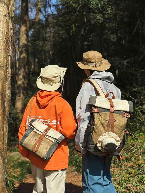 リュック レディース 大容量 軽量 バイカラー メンズ 通勤 通学 カジュアル 旅行 登山 アウトドア 学生 鞄