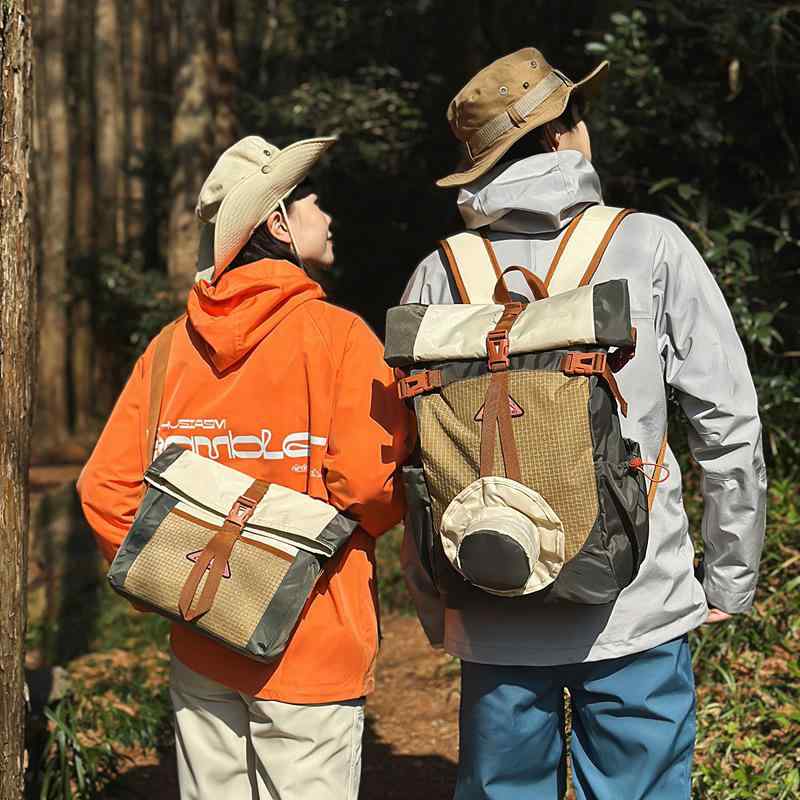 リュック レディース メンズ 軽量 撥水 大容量 登山 アウトドア スポーツ バックパック 旅行 キャンプ