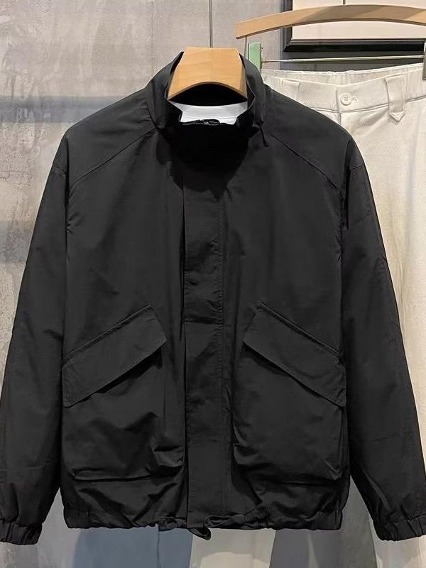 ジャケット 男性用 春秋 アウター 無地 長袖 スリム スタンドカラー カジュアル 普段使い アウトドア・製品カテゴリ: ジャケット・スタイル: 韓国版・領型: 立襟・フィット: スリム・前立て: ジッパー・フード: なし・・柄: 無地・対象: 若者・生地: 化学繊維混紡・主な生地成分: ポリエステル・主な生地成分の含有量: 50-70%・シーン: カジュアル・ディテール: ポケット装飾・裾のデザイン: ラウンド・着丈: ミドル丈・ポケット: サイドシームポケット・着用方法: アウター・袖丈: 長袖・カラー: ブラック, カーキ・サイズ: S, M, L, XL, 2XL, 3XL・袖型: レギュラー