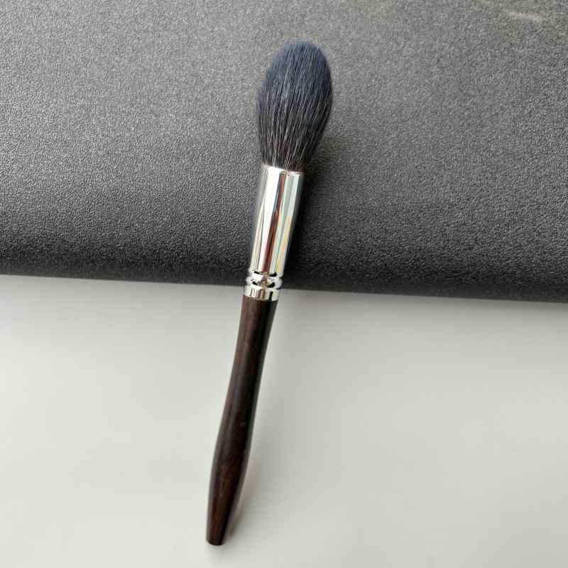 メイクブラシ ウッドハンドル 羊毛 チークブラシ ハイライトブラシ 部分用 フェイスブラシ