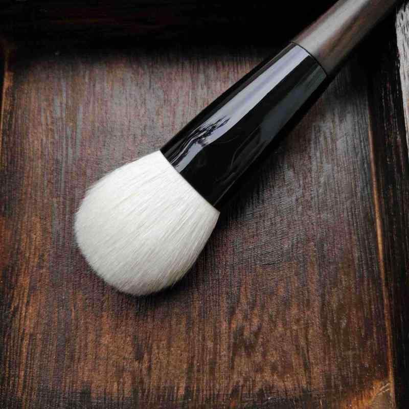 メイクブラシ 豪華山羊毛 フェイスブラシ チークブラシ 携帯用 パウダーブラシ 黒檀 持ち手