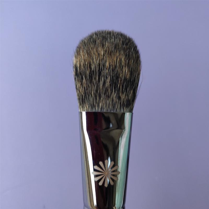 メイクブラシ 松リス毛 扁平 チークブラシ シェーディングブラシ ハイライトブラシ 柔らかい