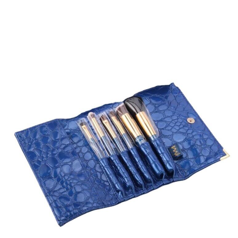 メイクブラシ 6本セット 持ち運び 携帯用 ナイロン メイク道具 化粧ブラシセット ブラシケース付き