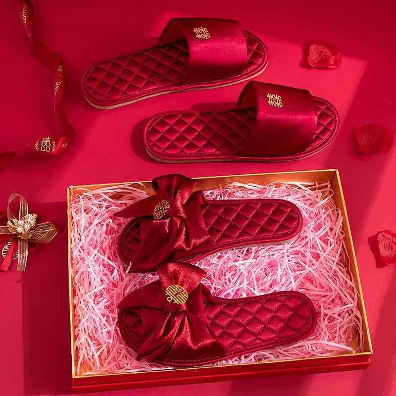 スリッパ 結婚祝い 男女ペア 赤 婚礼 慶事 サテン 夫婦 室内履き