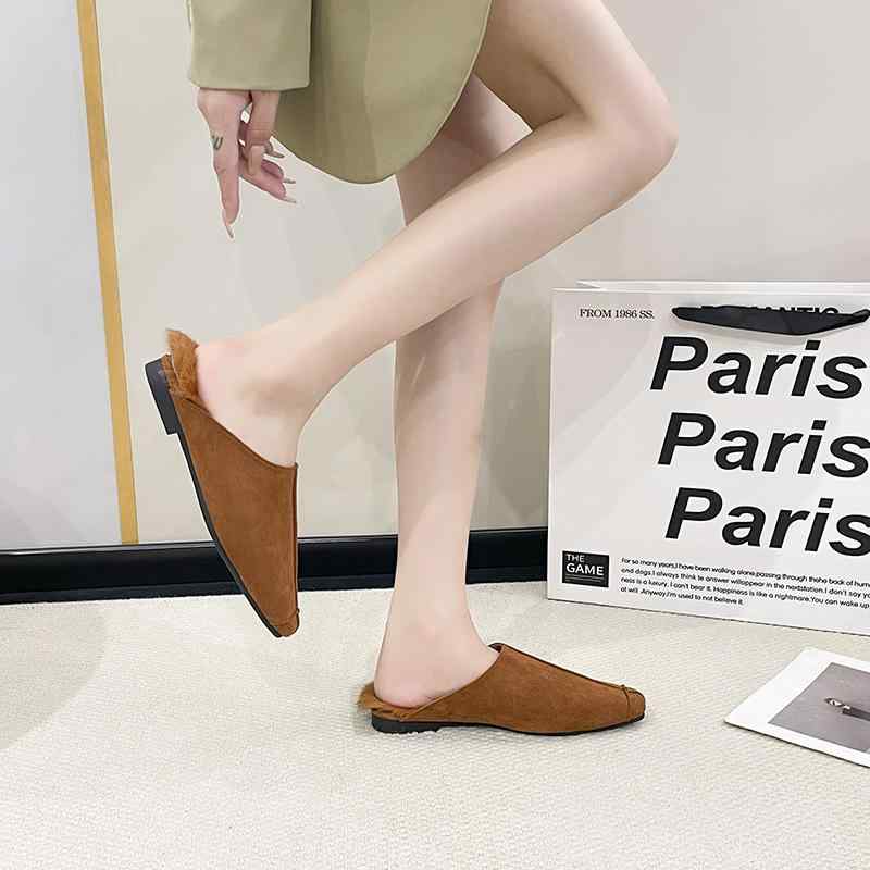ミュール レディース 豪華感 フラットシューズ スリッパ サンダル ぺたんこ ローヒール モカシン スクエアトゥ ベロア 秋冬 かわいい 外履き 普段使い
