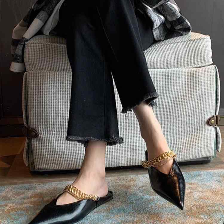 サンダル レディース 法式 小众 尖头 チェーン飾り スリッパ ソフトレザー レトロ 普段使い