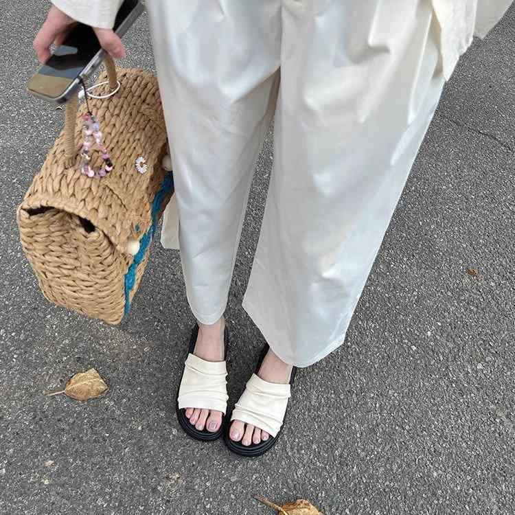 樂天商城 - サンダル レディース 厚底 ビーチ サンダル 一字 褶皱 軟皮 普段使い 海 リゾート スリッパ 疲れにくい 歩きやすい 滑り止め