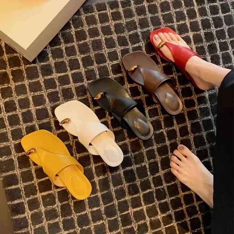 サンダル レディース メタル スクエアトゥ ローヒール スリッパ 外履き ビーチ 春夏 かわいい おしゃれ 歩きやすい 普段使い 旅行