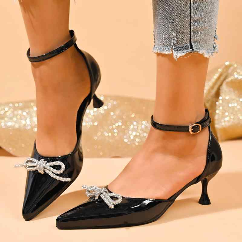 サンダル レディース ハイヒール ポインテッドトゥ キラキラ 蝶々 通勤 エレガント きれいめ 上品