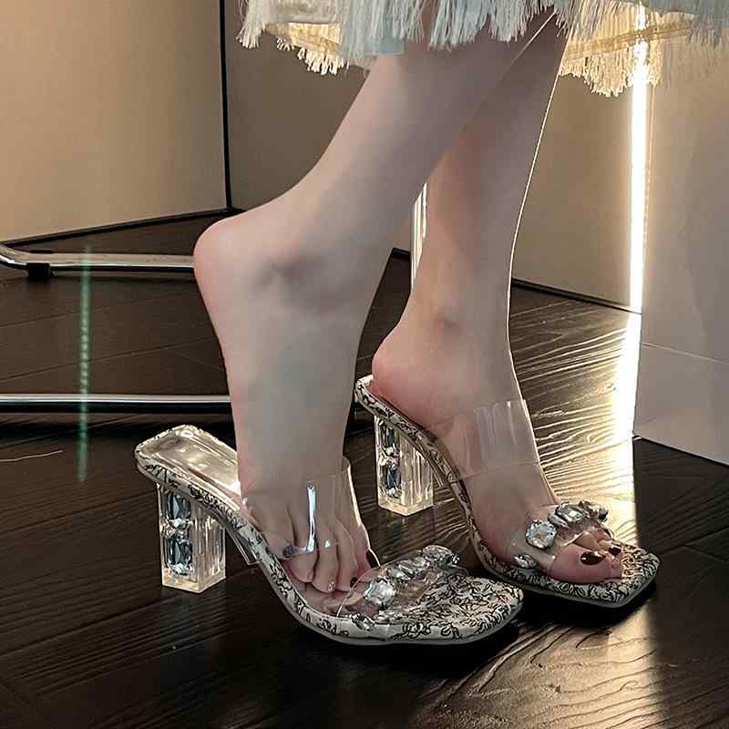 サンダル レディース 水晶 ハイヒール スリッパ ファッション サンダル 百搭 ワンピース スカート サンダル かわいい 外履き・カラー: ブラック, 杏色, ベージュ・サイズ: 34, 35, 36, 37, 38, 39・甲材: PU・カテゴリ: ストラップサンダル・靴のつま先の形状: スクエアトゥ・スタイル: 韓国・靴底素材: ゴム・裏地素材: PU・ヒールの高さ: ミドルヒール(3-6cm)・ヒールのタイプ: 太めヒール