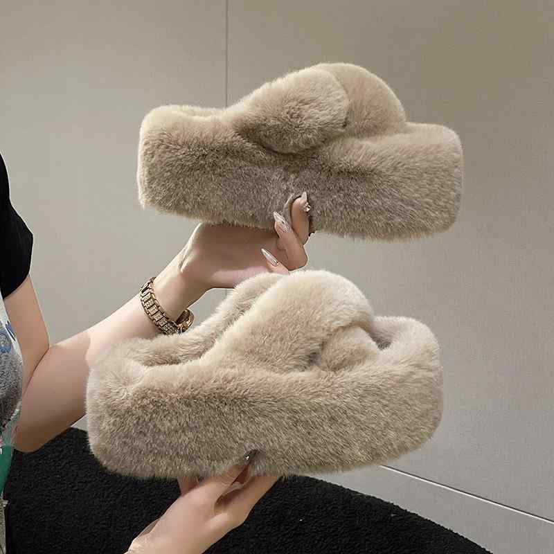 サンダル レディース 秋冬 豪華感 厚底 ファー スリッパ 外履き 大きいサイズ もこもこ あったか 防寒 一文字 ミュール2