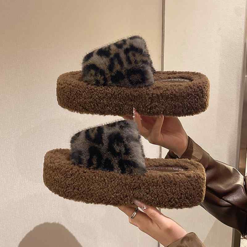 サンダル レディース ヒョウ柄 レオパード 厚底 外履き ファー 秋冬 韓国 あったか ふわふわ かわいい オープントゥ スリッパ 普段使い ルームシューズ