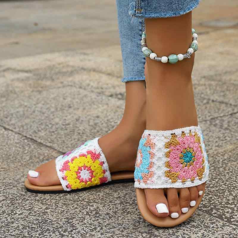 サンダル レディース 大きいサイズ 毛糸 編み込み 花柄 スクエアトゥ フラット ローヒール 普段使い かわいい おしゃれ 歩きやすい