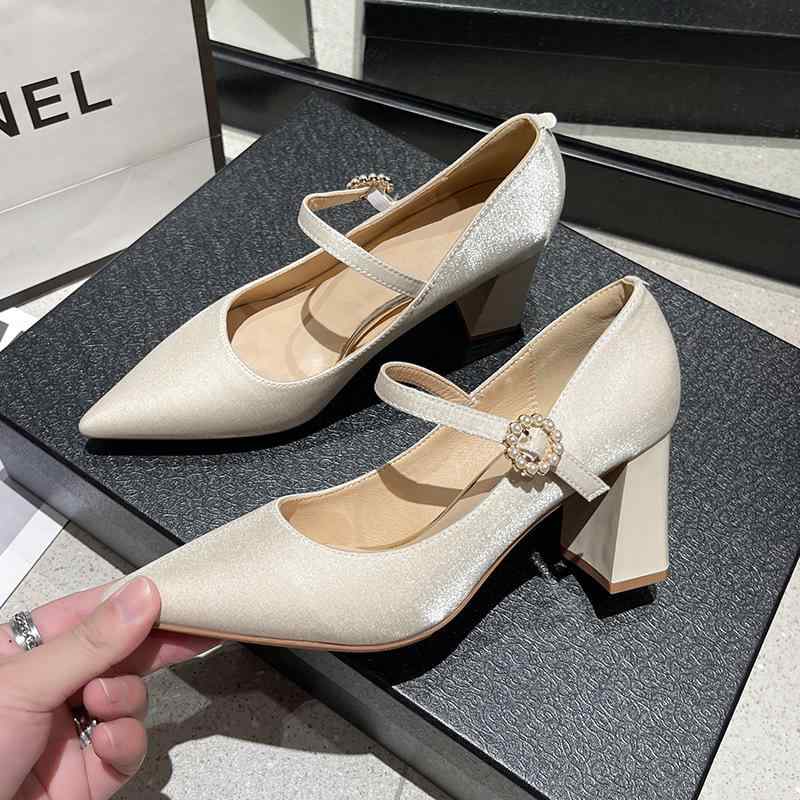 パンプス レディース 太ヒール ポインテッドトゥ メリージェーン ベージュ系 エレガント 豪華感 きれいめ