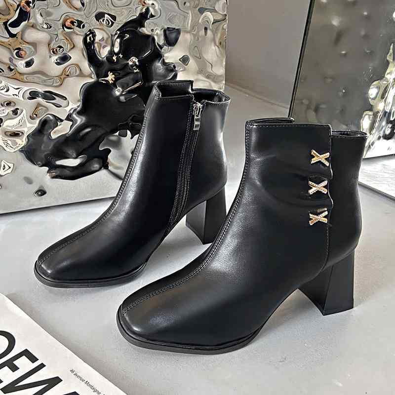 短靴 レディース 秋冬 小ヒール パンプス シューズ 靴 スカート レザー 美脚 歩きやすい 普段使い