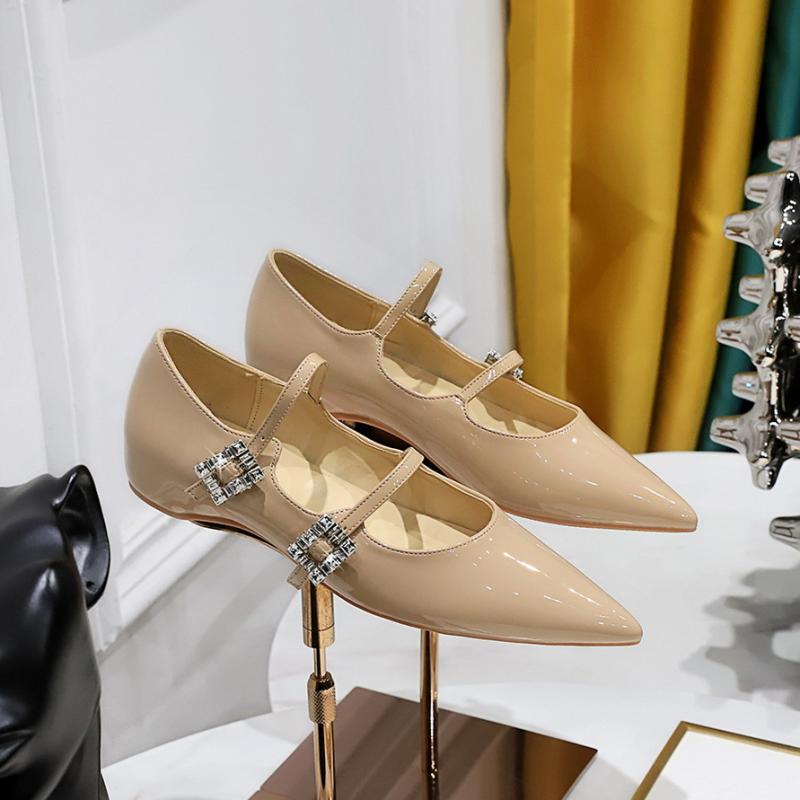 靴 レディース パンプス ローヒール ポインテッドトゥ ラインストーン ストラップ インヒール ウェッジソール 漆皮 おしゃれ かわいい
