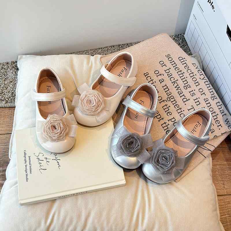 子供靴 女の子 春秋 フラットシューズ プリンセスシューズ 柔らかい靴底 シルバー かわいい ベビー キッズ