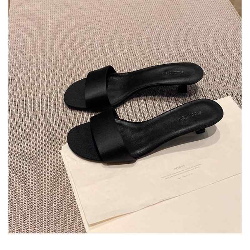 サンダル レディース 真皮 レザー 高ヒール ミュール 猫ヒール ポインテッドトゥ 英国風 インフルエン..