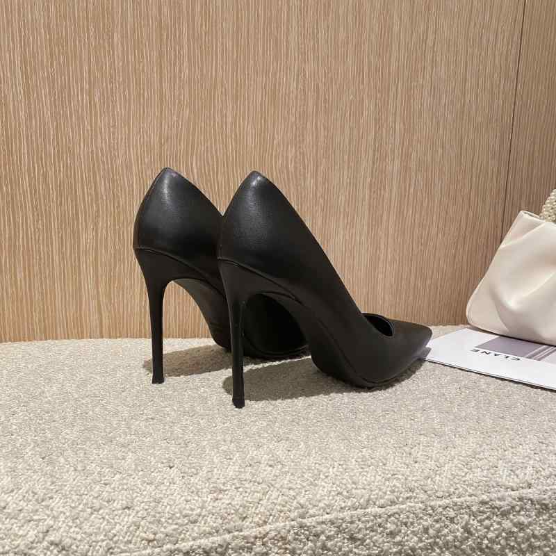 パンプス レディース 黒 フォーマル ピンヒール ポインテッドトゥ 革 レザー エレガント オフィス リクルート 就活 冠婚葬祭 パーティー 通勤 空港 航空