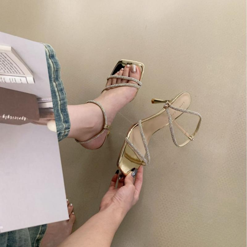 サンダル レディース 細ヒール ラインストーン Tストラップ エレガント 美脚効果 歩きやすい 滑り止め 外履き パーティー 二次会 デート お呼ばれ おしゃれ かわいい