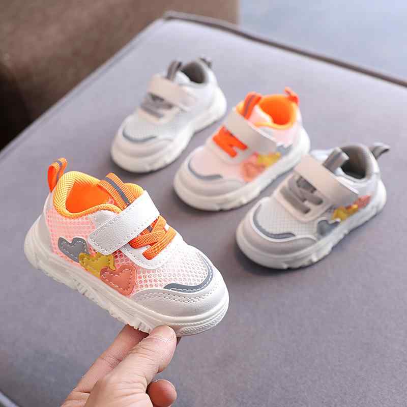 ベビー シューズ 女の子 0歳 1歳 2歳 柔らかい靴底 子供 白 スニーカー 男の子 小さいサイズ 運動靴 メッシュ 通気性