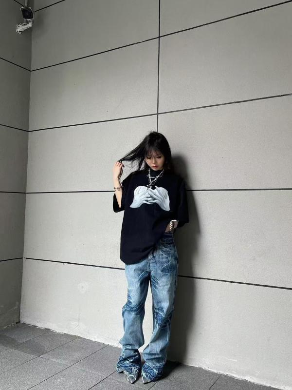 Tシャツ レディース カップル向け トップス 綿 半袖 原宿 かわいい カジュアルスタイル プリント 春夏・素材: 綿・柄: 漫画、カートゥーン・スタイル: プルオーバー・袖丈: 半袖・加工方法: プリント・フィット: ゆったり・着丈: ミドル丈(65cm超80cm以下)・ネックライン: ラウンドネック・袖のタイプ: レギュラー袖・人気の要素: プリント・カラー: ブラック・サイズ: M, L, XL, XXL・スタイル: 韓国風カジュアル・主な生地の成分含有量: 95%以上・テイスト: 韓国系