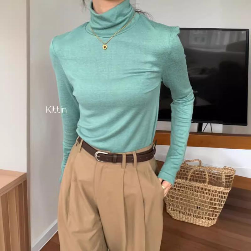 Tシャツ レディース 秋冬 高品質ウール混紡 あったかインナー 柔らか肌触り ストレッチ トップス 長袖 スリム・素材: 羊绒・柄: 無地・厚さ: 普通・組み合わせ: 単品・スタイル: ベーシック・フィット: ゆったり・袖丈: 通常袖・ネックライン: ハイネック・袖丈: 長袖・流行の要素: 3D/立体图案・着丈: 普通(50cm<着丈≤65cm)・加工: シルケット加工・カラー: 姜黄, 深紫・サイズ: フリーサイズ・スタイル: エレガント, オフィス・着用方法: プルオーバー・主な素材の含有量: 70%-80%・前立て: プルオーバー・テイスト: 通勤・製品カテゴリ: セーター・襟ネーム: 無し