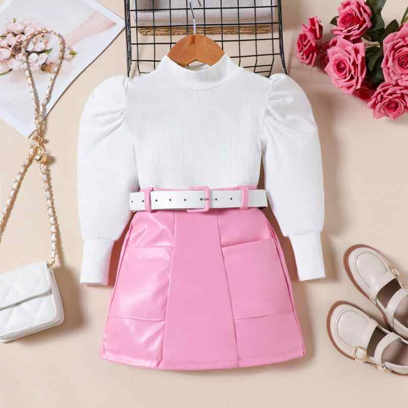 子供服 セットアップ 長袖 トップス PUレザー スカート ウエストベルト付き 秋冬 かわいい おしゃれ着 普段着・スタイル: 欧美・套装タイプ: 裙套装・セット内容: 服装+アクセサリー・対象年齢: 3～8歳、100～140cm・シーズン: 冬、秋・袖丈: 長袖・フード: なし・厚さ: 普通・柄: 無地・素材: PUレザー・主な素材: ポリエステル65%・安全レベル: B类・スタイル: プルオーバー・カラー: ホワイト、ライトブルー・対応身長: 90cm、100cm、110cm、120cm、130cm・製品カテゴリ: 子供用セットアップ
