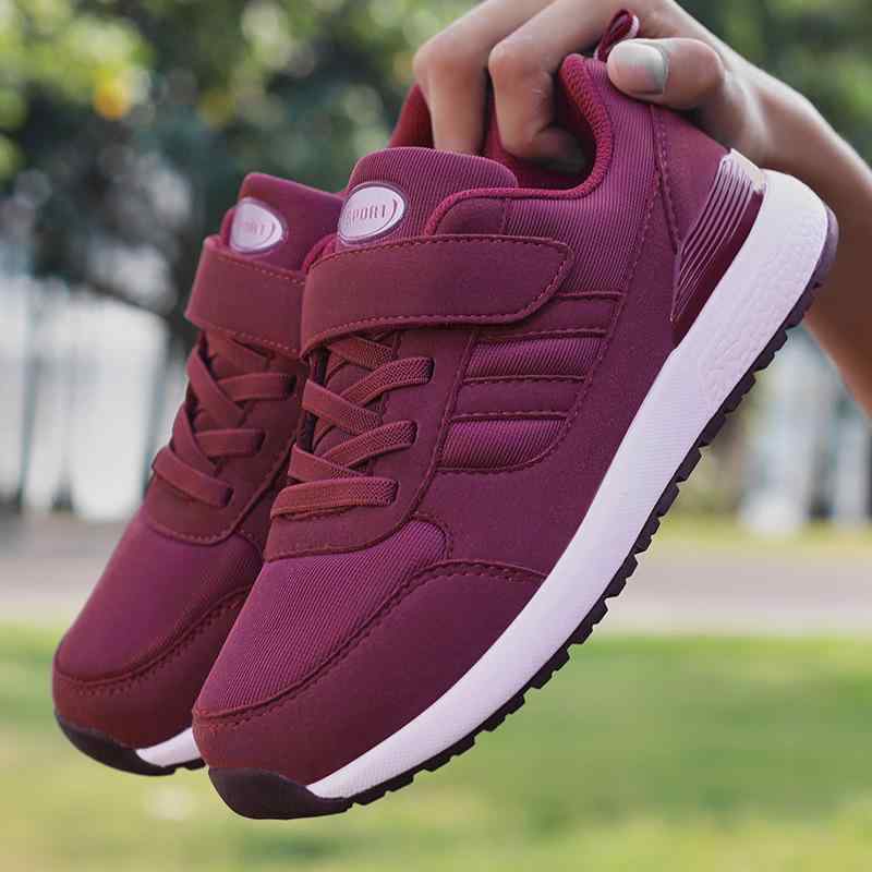 スニーカー レディース 2024 春 中高年 運動靴 軟らかい底 柔らかい底 カジュアル ペア パパ ママ ウォ..