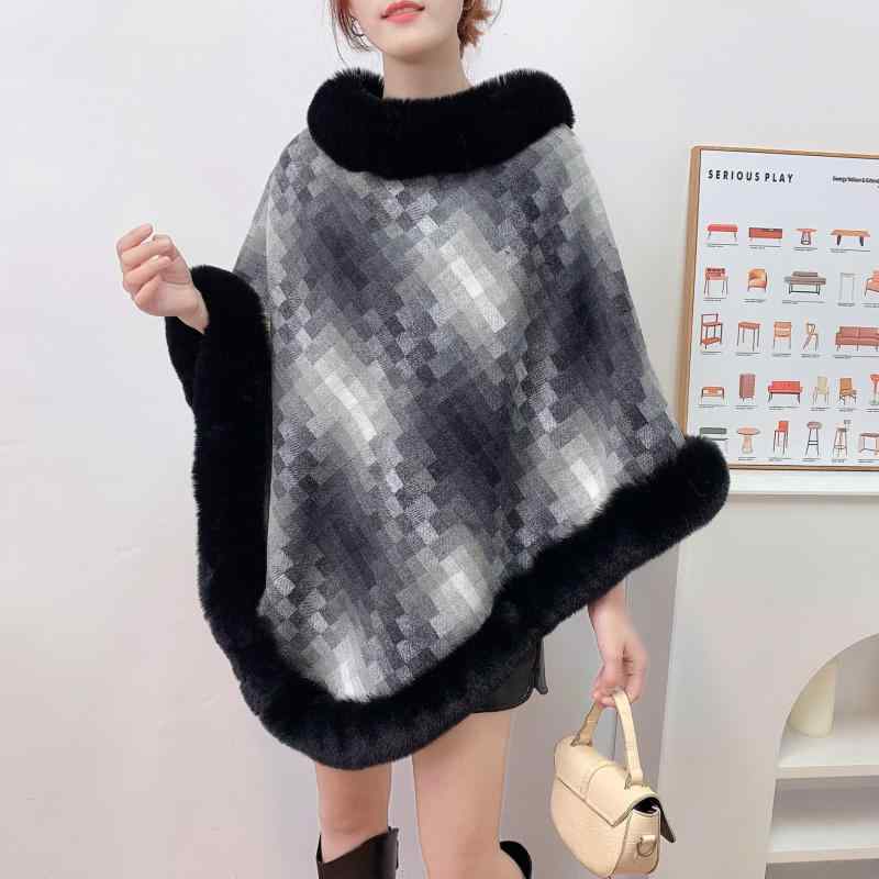 ショール レディース 秋冬 あったか 高級感 フェイクファー ポンチョ 高見え エレガント アウター ケープ ドレープ 羽織り 電気メッキ加工(4.0)