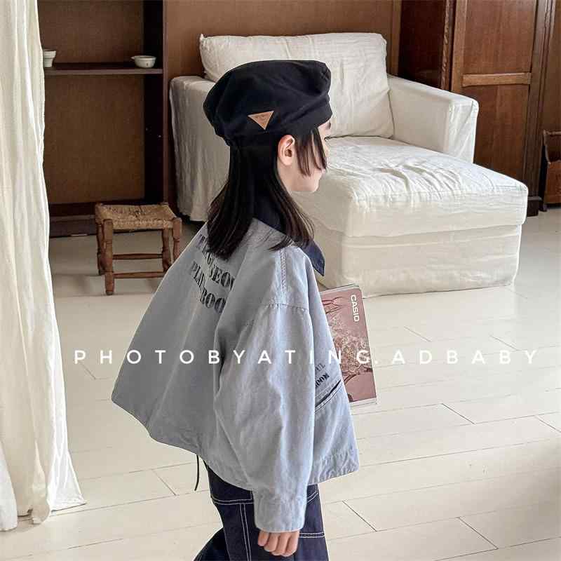 子供用 春秋 ジャケット メンズ レディース キッズ 男の子 女の子 カジュアル 通勤 アウトドア 軽量 伸縮性 綿 デニム ブラック ピンク系 アイボリー 春夏 秋冬 ハイウエスト ビッグシルエット Vネック 切り替え ヒョウ柄 ブローチ ショール チ・カテゴリ: 童外套/夹克/大衣・スタイル: 韩版,英伦,潮范,运动・主な素材: 聚酯纤维（涤纶）90%・裏地素材: 聚酯纤维（涤纶）・ネックライン: 翻领・袖丈: 长袖・着丈: 中长款・閉じ方: ライザー・デザイン要素: グレージ,可愛らしい,プリント・カラー展開: カキ色,ブルー・サイズ展開: 80cm,90cm,100cm,110cm,120cm,130cm・対象年齢: 中小童(3~8岁)・安全等級: B类・実物写真: あり