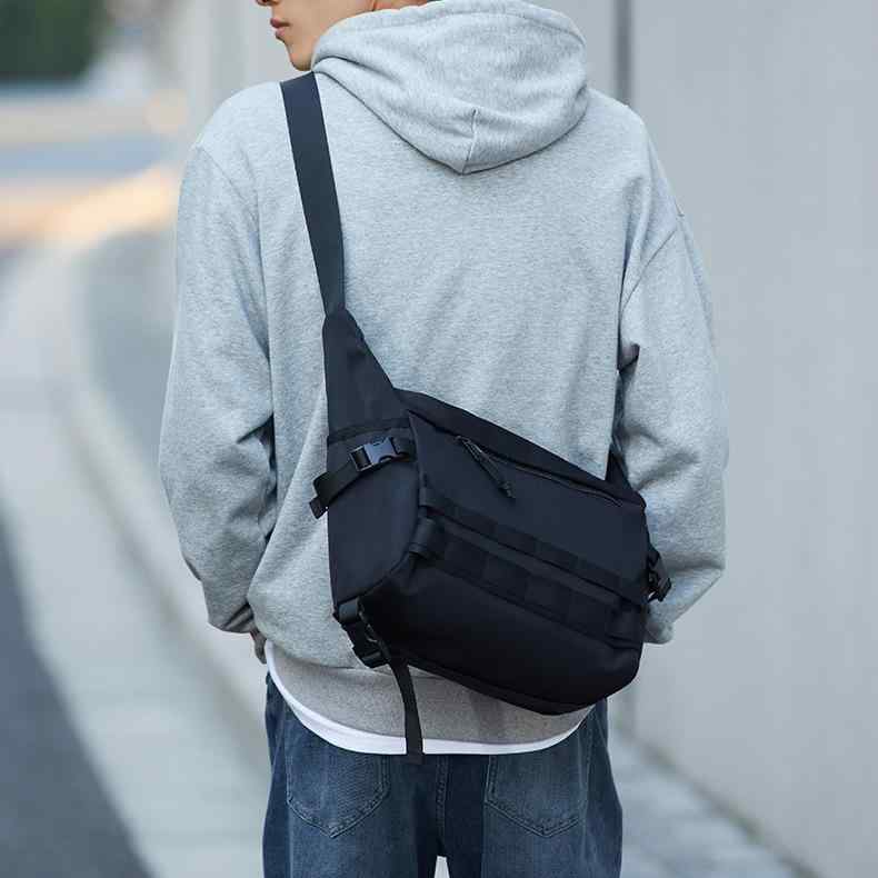 メンズ ショルダーバッグ 大容量 斜めがけバッグ カバン 鞄 カジュアル シンプル 多機能 ファッション トレンド 大学生 普段使い