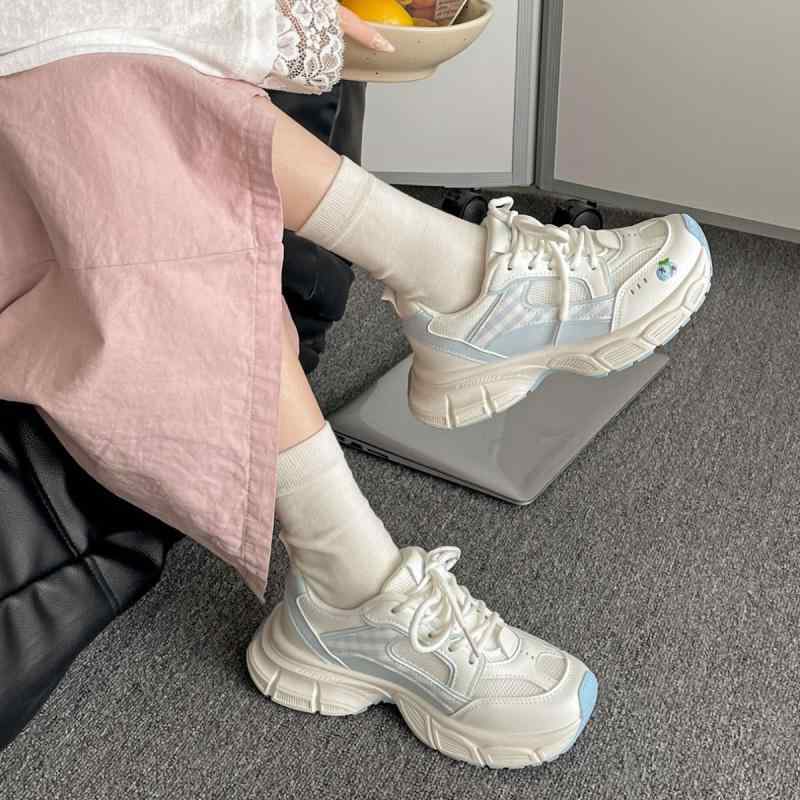 樂天商城 - スニーカー レディース 厚底 レトロ スポーツ スニーカー 軽量 通気性 普段使い カジュアル 美脚 身長アップ 白