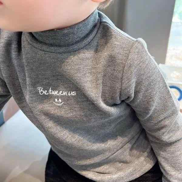 子供用 秋冬 徳绒 磨毛 保暖 肌着 タイト 長袖 Tシャツ メンズ レディース キッズ 男の子 女の子 中小童 中領 インナー 綿 伸縮性 吸湿 速乾 通気性 柔らか 着心地良い 日常着用 部屋着 アウトドア スポーツ 通勤 通学 お出かけ プレゼント・カテゴリ: Tシャツ・スタイル: カジュアル・主な素材: ポリエステル80%・ネックライン: クルーネック・袖丈: 長袖・柄: プリント、ロゴ・カラー展開: グレー、ブラック、ホワイト・サイズ展開: 80, 90, 100, 110, 120, 130, 140