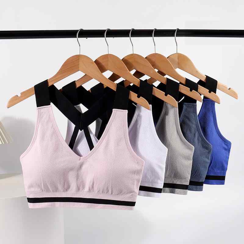 ヨガウェア レディース スポーツブラ ランニング ウェア 高弾性 美背 揺れにくい 後ろ姿 アルファベット トレーニング