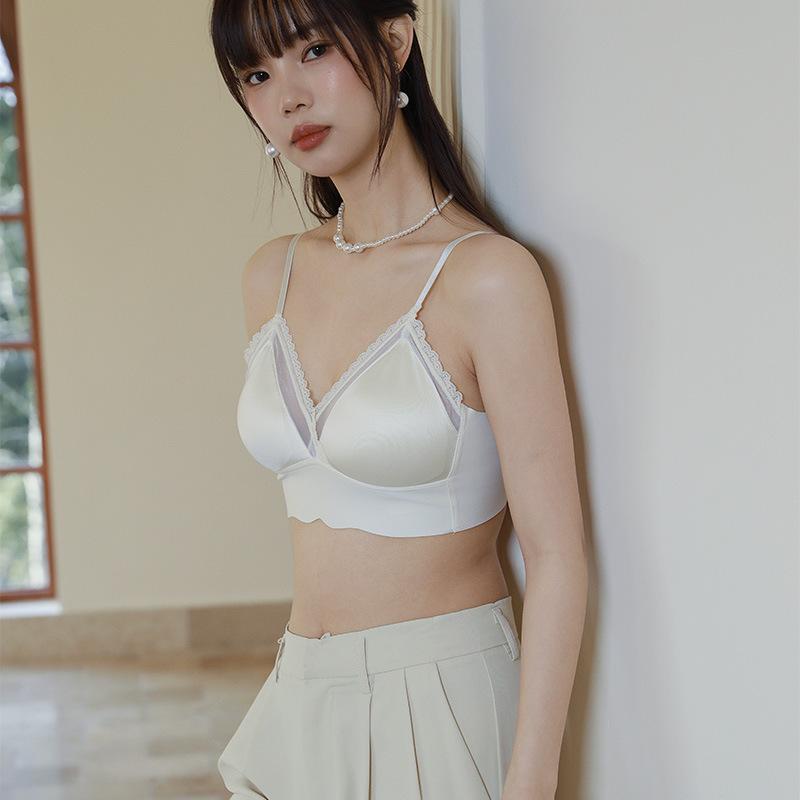 ブラジャー レディース 一体型 美背 接触冷感 無縫製 チューブトップ ずれにくい 谷間メイク