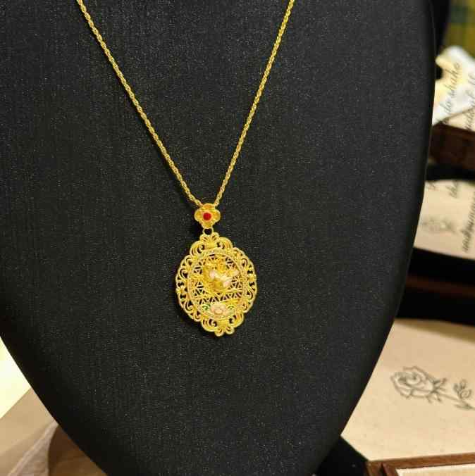 ネックレス レディース 宮廷風 砂金 花 透かし細工 八宝羅針盤 ジルコニア ペンダント 電気メッキ加工 ..