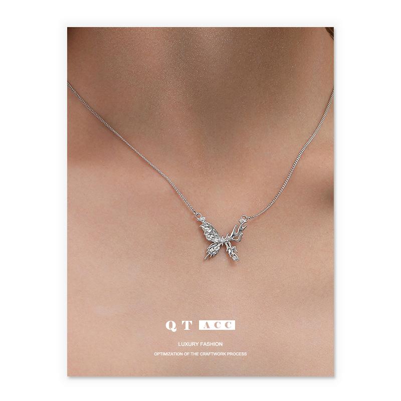 ネックレス シルバー色 法式 復古 クラシック ジルコニア 蝶 ペンダント ロマンチック 豪華感 イヤリン..