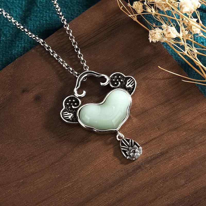 ネックレス レディース 電気メッキ加工 テールシルバー 模造 和田玉 平安錠 中国風 ペンダント アクセ..