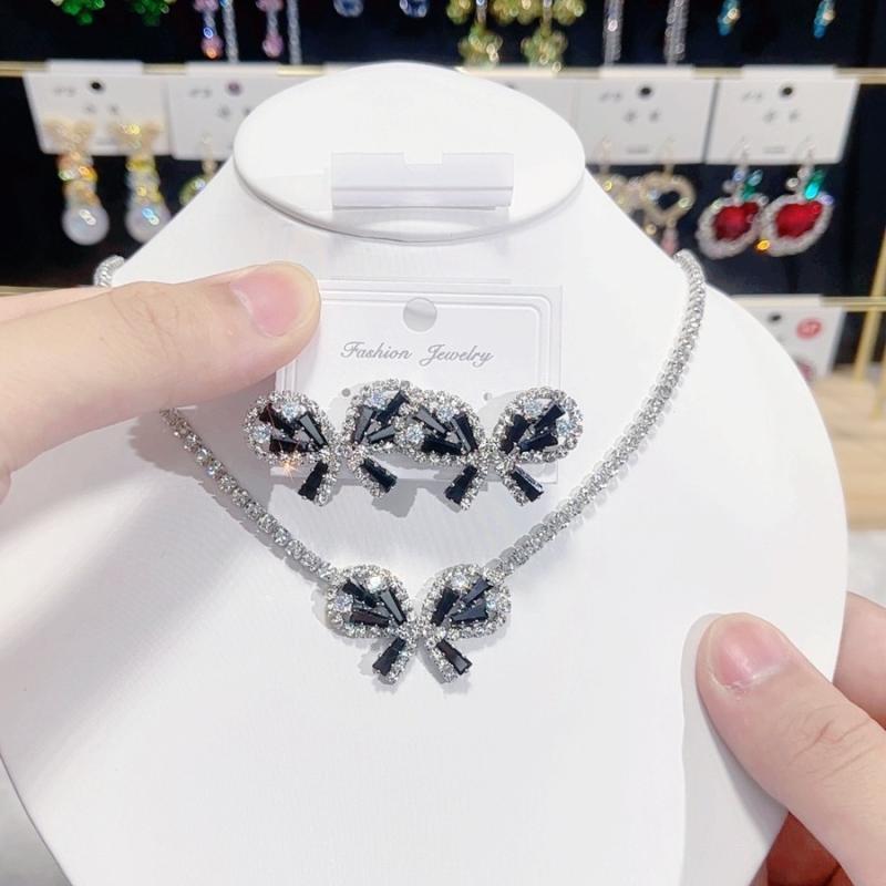 三叶草 - ネックレス & イヤリング レディース ブラック バタフライ セット キラキラ チョーカー パーティー お呼ばれ ドレス