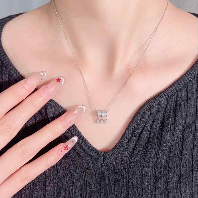 ネックレス レディース ジルコニア ペンダント 豪華感 アクセサリー 電気メッキ加工 ラッキーアイテム