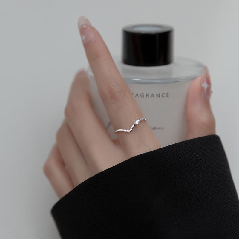 指輪 レディース シルバー925 V字 ジルコニア シンプル かわいい 大人 上品 開口リング オフィス 仕事 ..