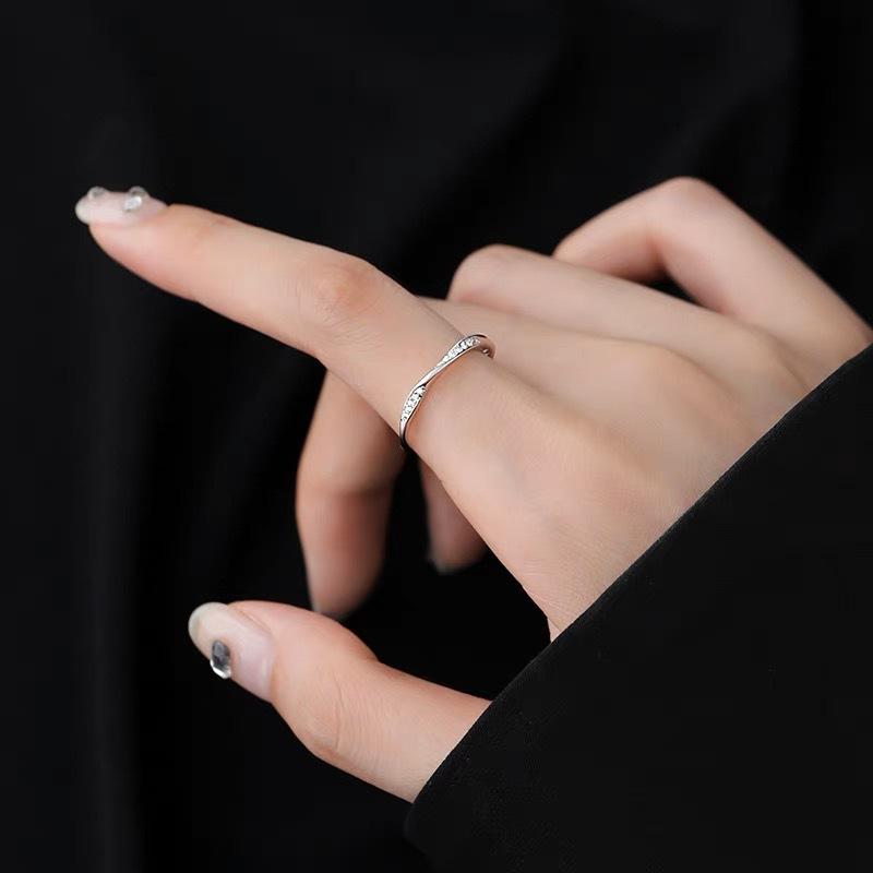 指輪 レディース シルバー925 モビウスリング ファッションリング おしゃれ 個性的 人差し指 指輪 調整..